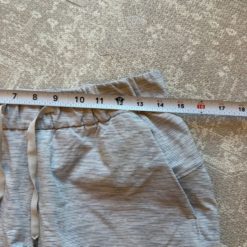 Lululemon On The Fly Shorts 2.5